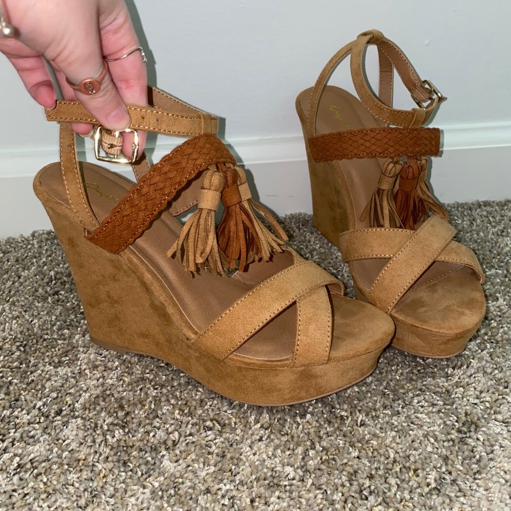Super cute qupid tassel wedge heels